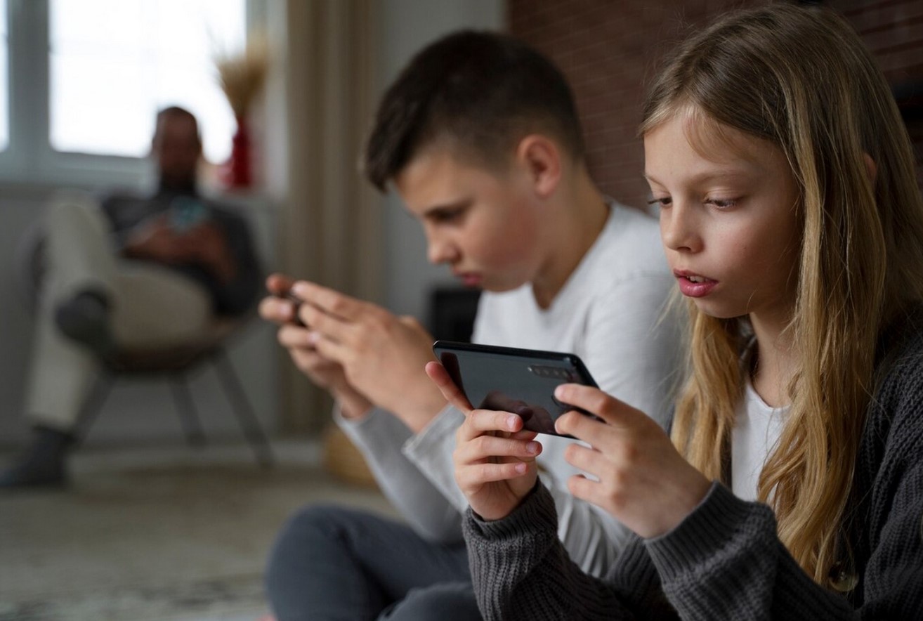 Frankreich. Verbot sozialer Netzwerke für Kinder