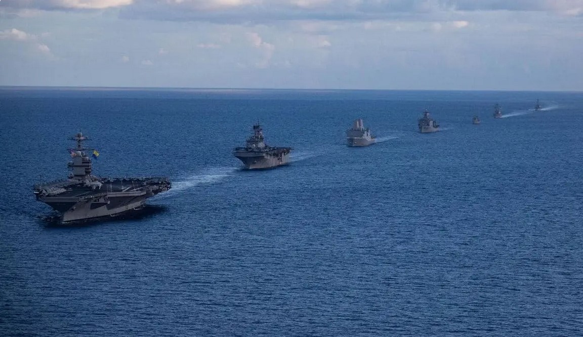 USA verlegen Flugzeugträgergrupp