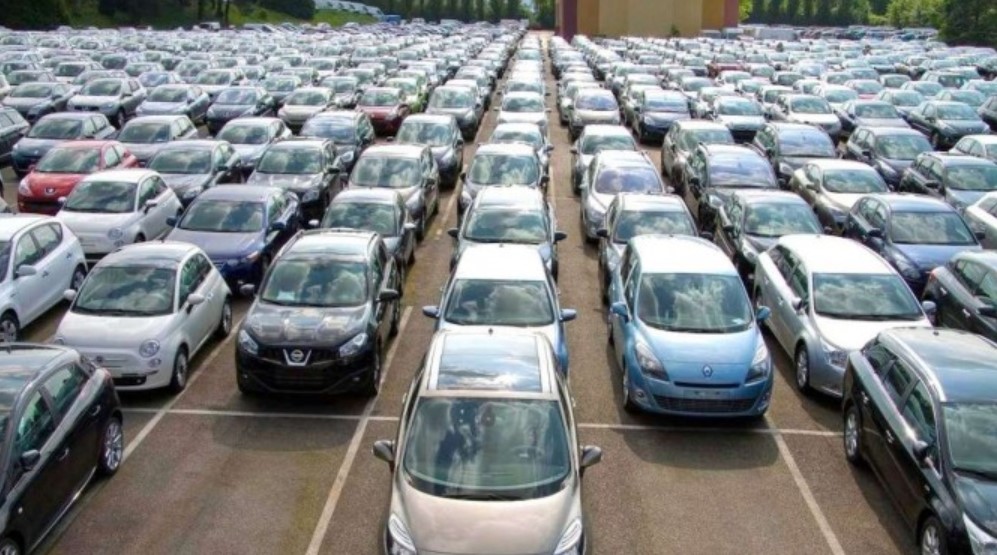 EU registriert immer weniger Autos mit Verbrennungsmotor