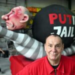 Putin-Satire beim Rosenmontagszug in Düsseldorf