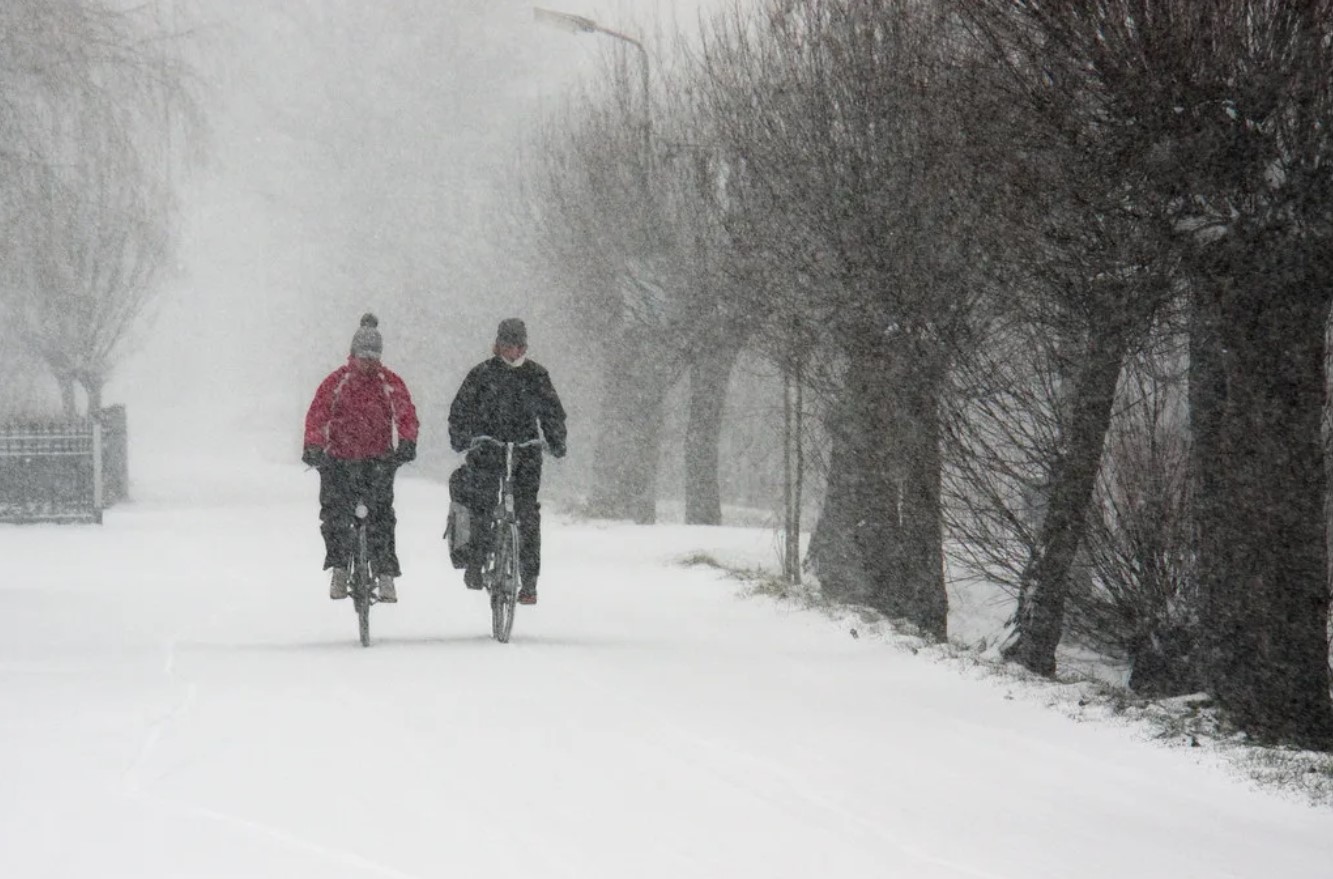Starker Schneefall legt Verkehr in Ostdeutschland lahm